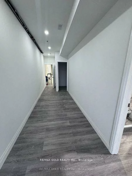 2074, Steeles, Southgate, Brampton