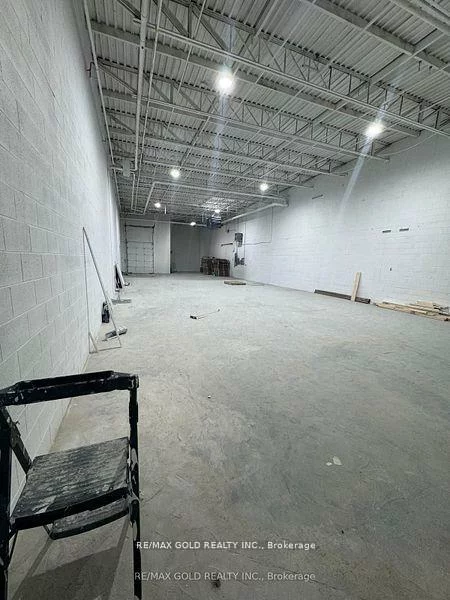 2074, Steeles, Southgate, Brampton