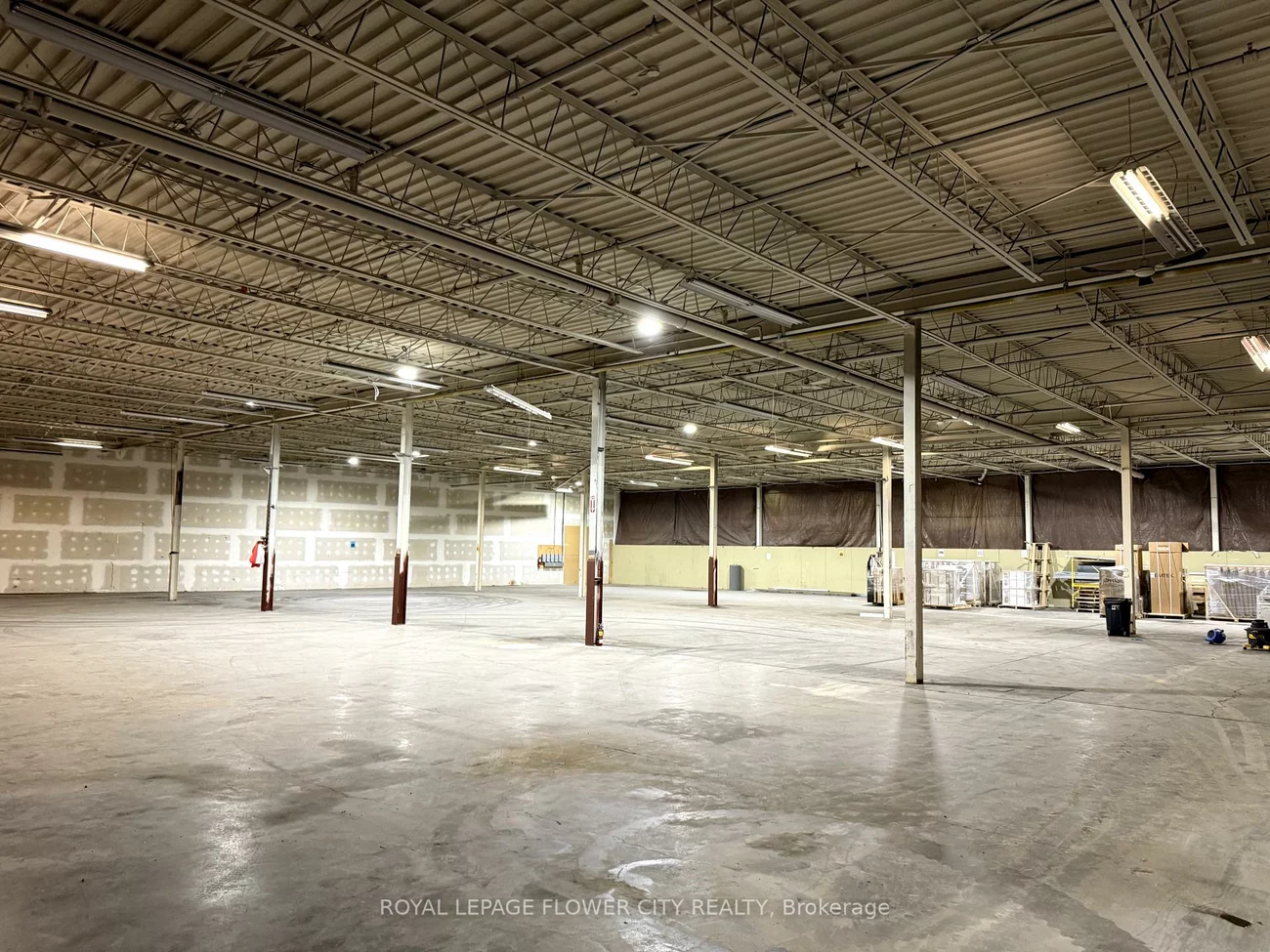 100, Kennedy, Brampton East Industrial, Brampton