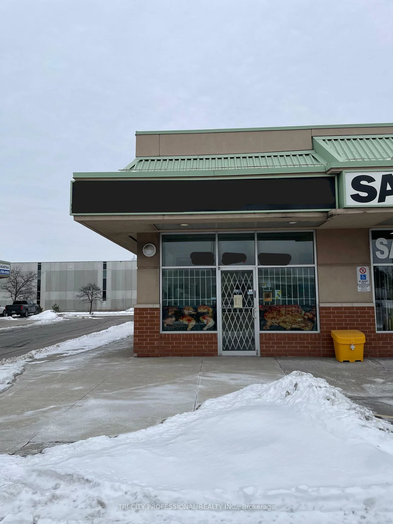 361, Parkhurst, Parkway Belt Industrial Area, Brampton