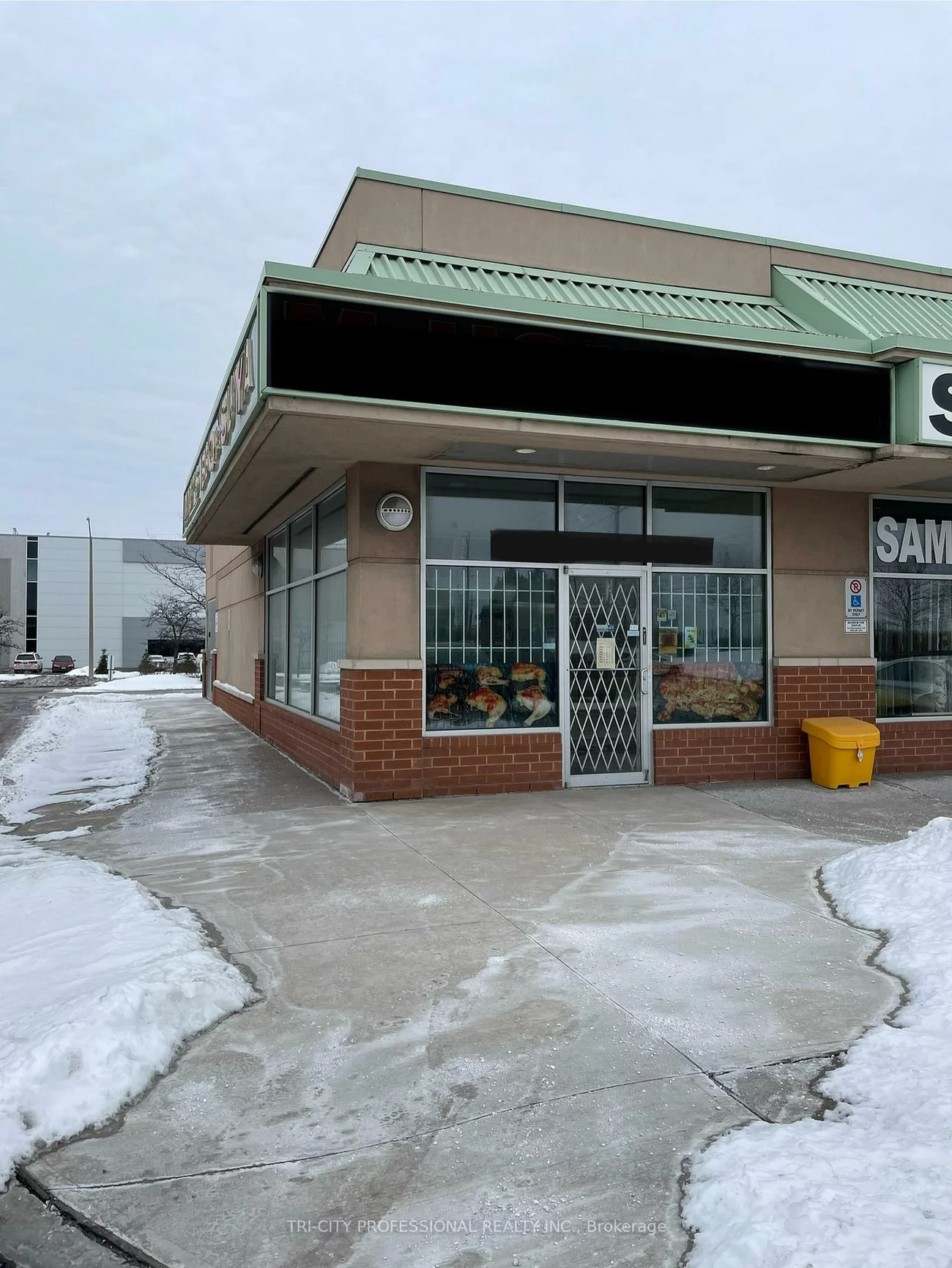 361, Parkhurst, Parkway Belt Industrial Area, Brampton