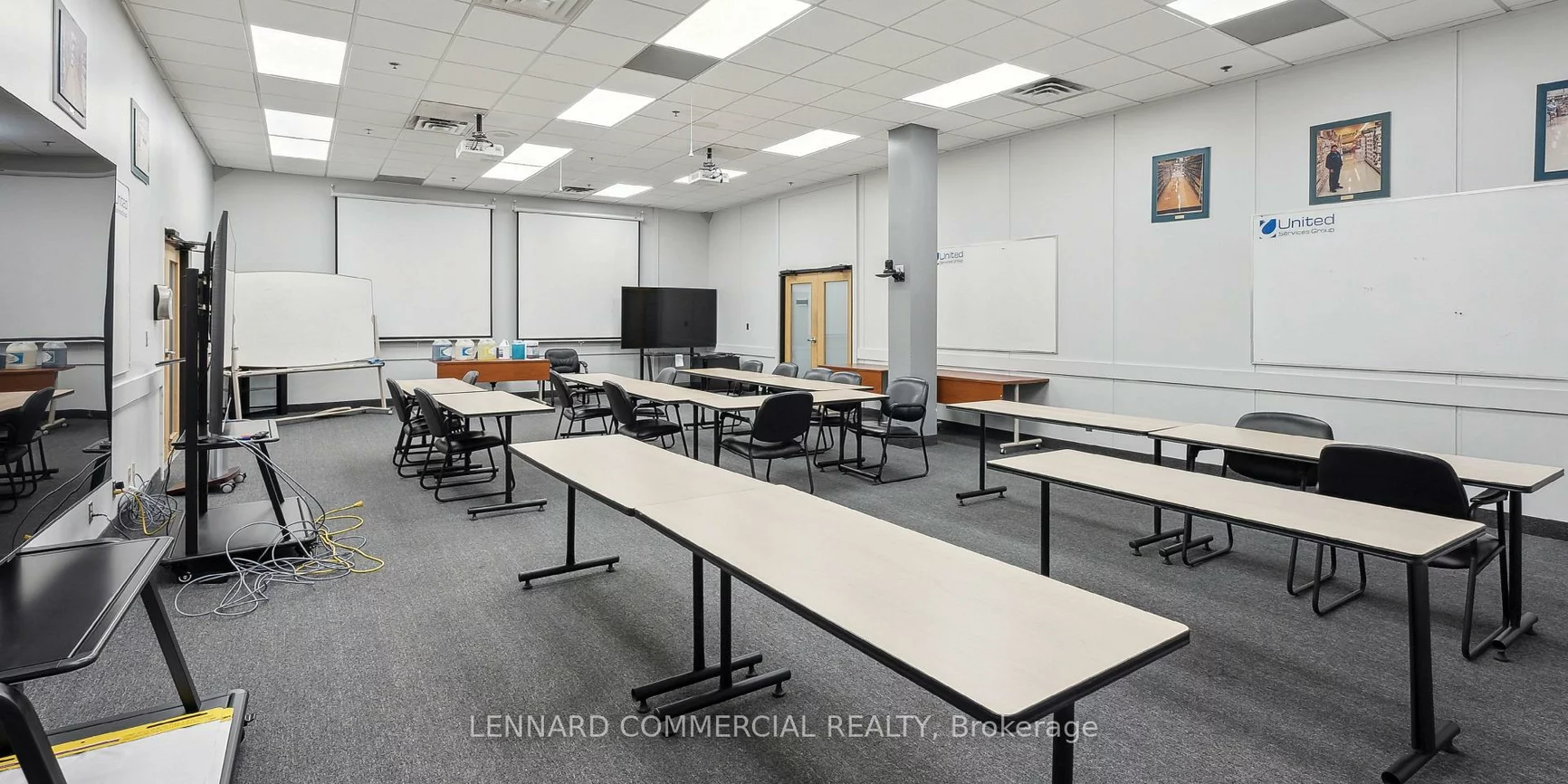 46, Hedgedale, Steeles Industrial, Brampton