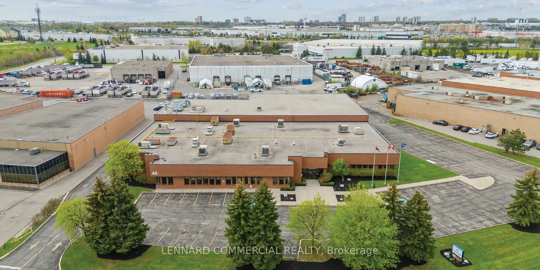 46, Hedgedale, Steeles Industrial, Brampton