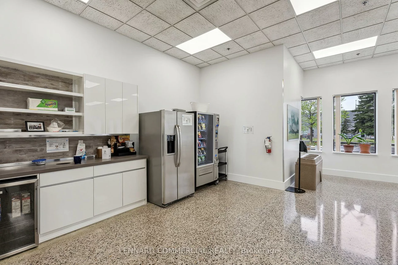 46, Hedgedale, Steeles Industrial, Brampton