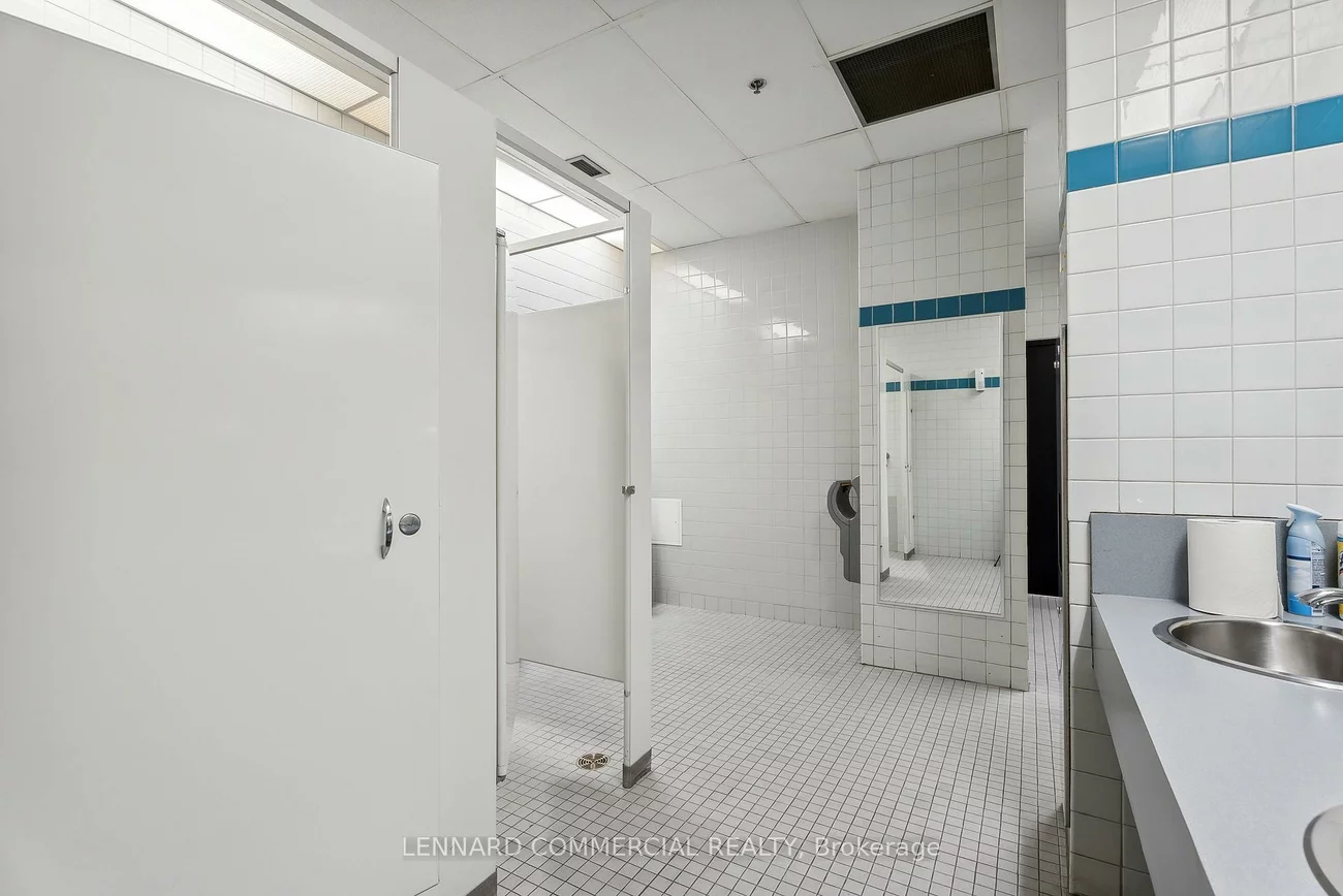 46, Hedgedale, Steeles Industrial, Brampton