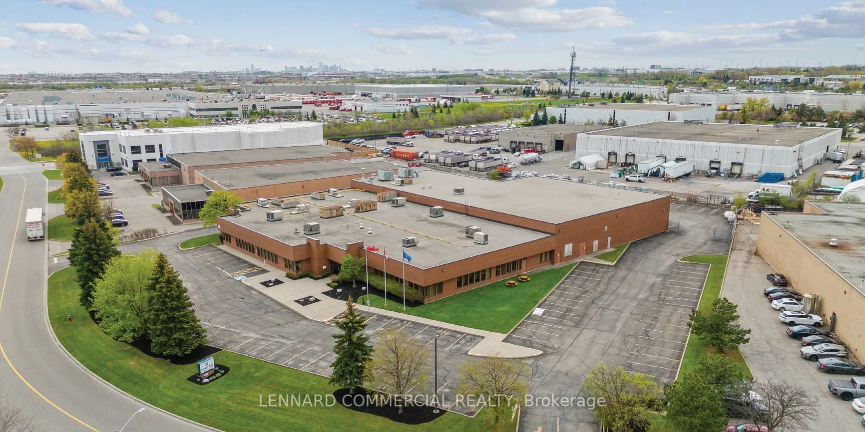 46, Hedgedale, Steeles Industrial, Brampton