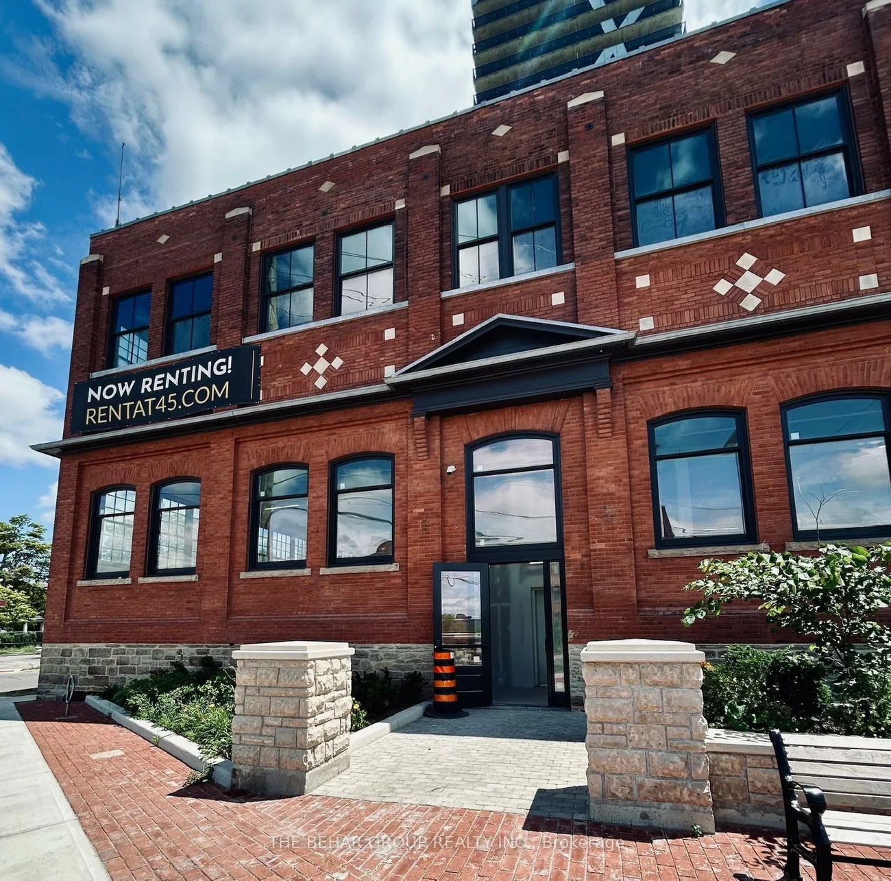 45, Railroad, Downtown Brampton, Brampton