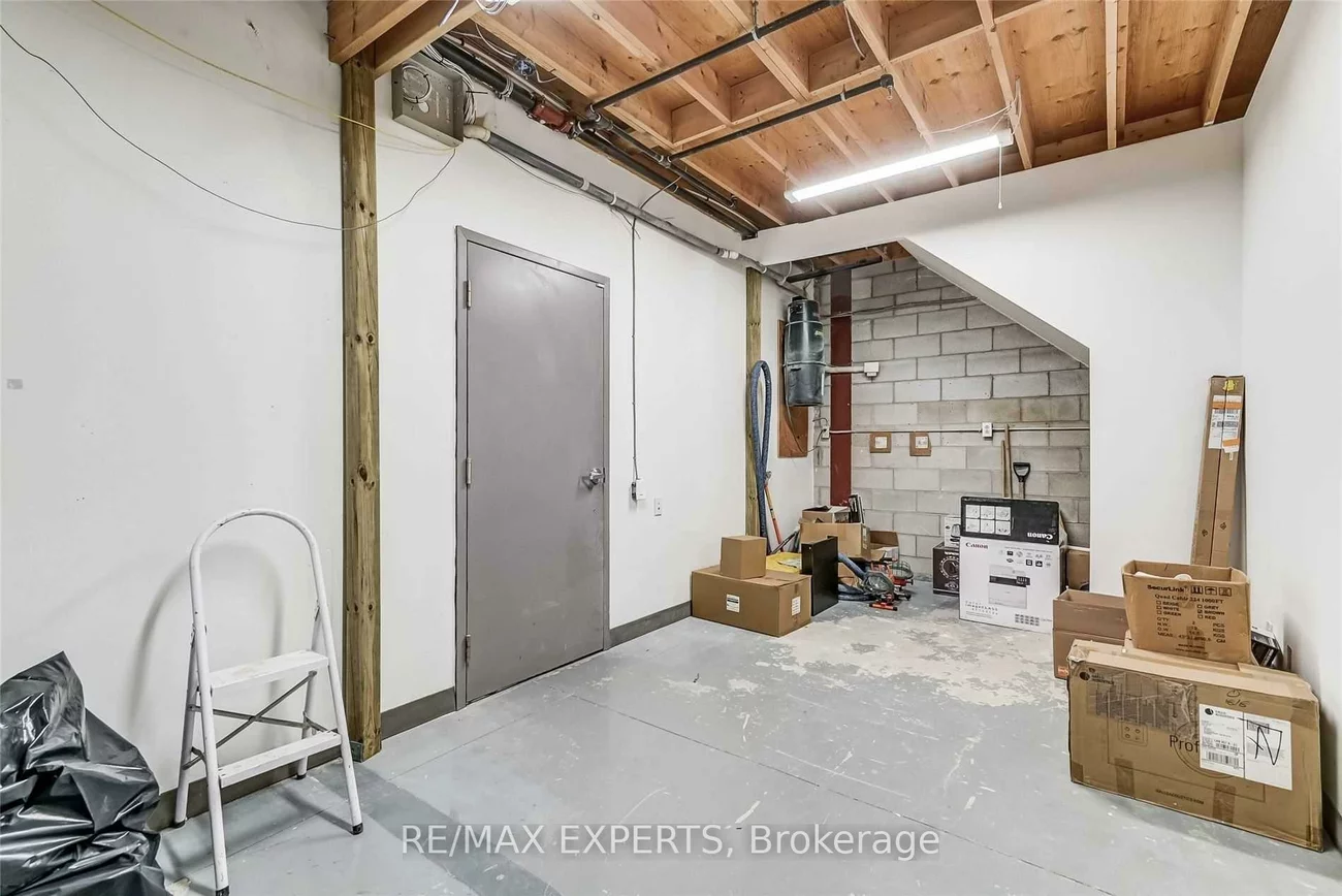 13, Kenview, Parkway Belt Industrial Area, Brampton