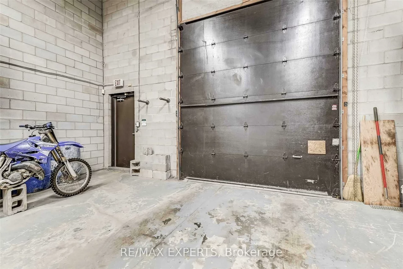 13, Kenview, Parkway Belt Industrial Area, Brampton