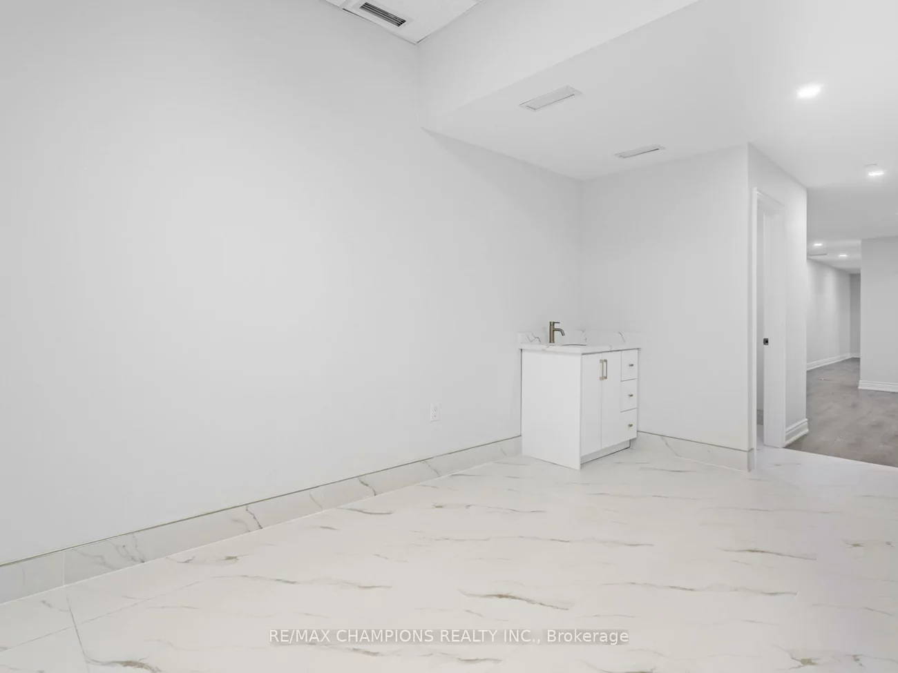 2565, Steeles, Steeles Industrial, Brampton