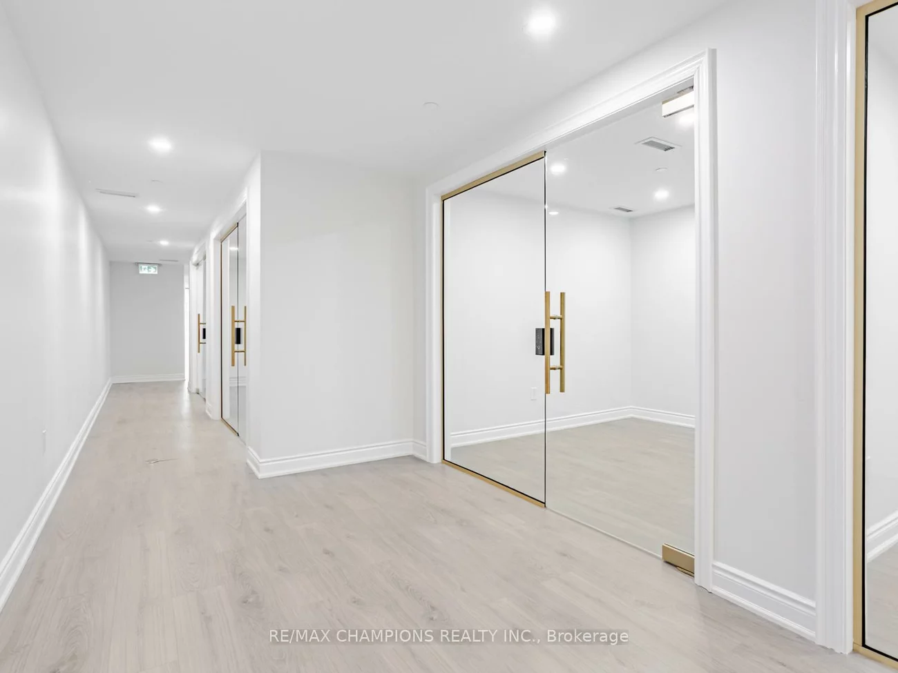 2565, Steeles, Steeles Industrial, Brampton