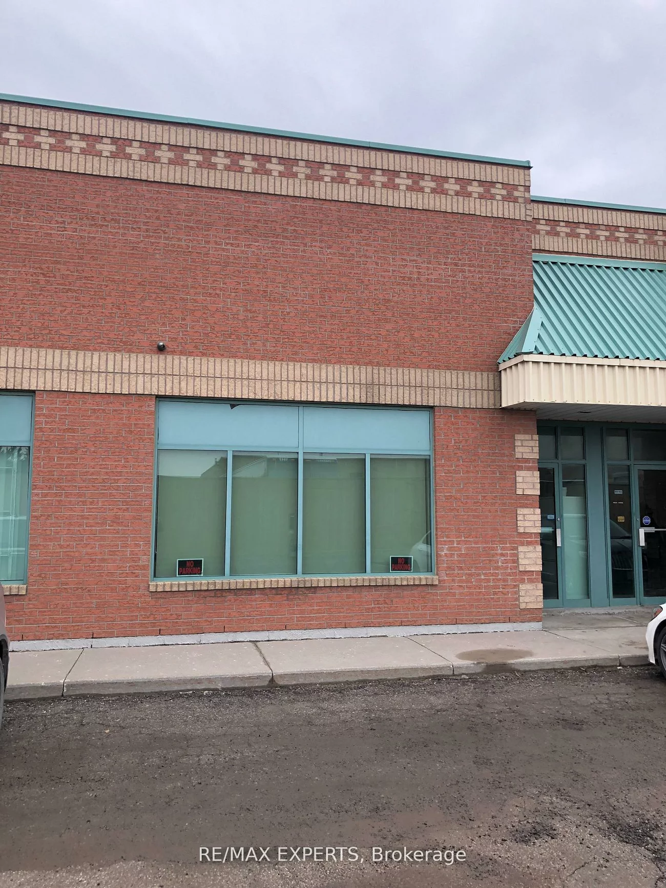 221, Deerhurst, Gore Industrial South, Brampton