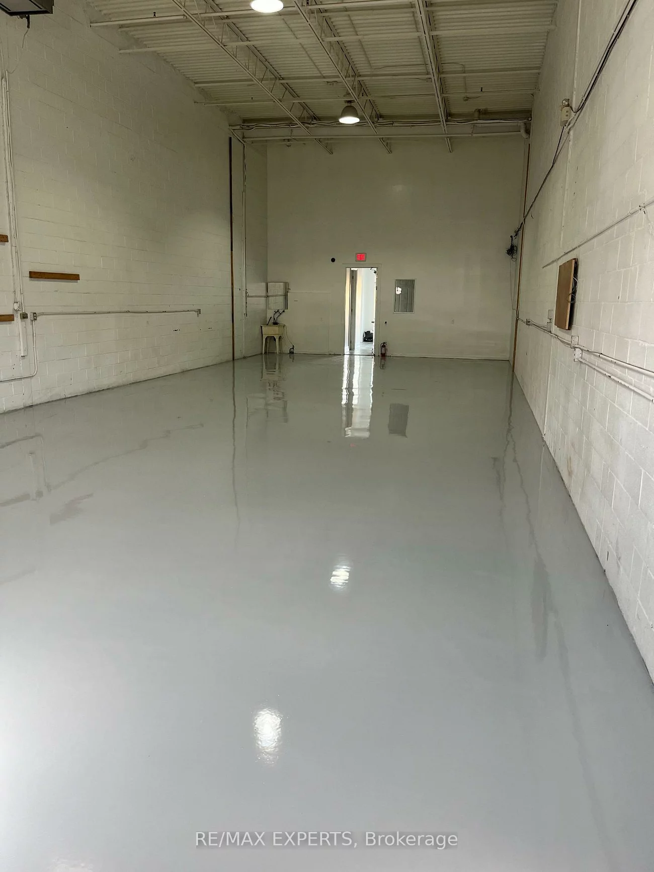 221, Deerhurst, Gore Industrial South, Brampton