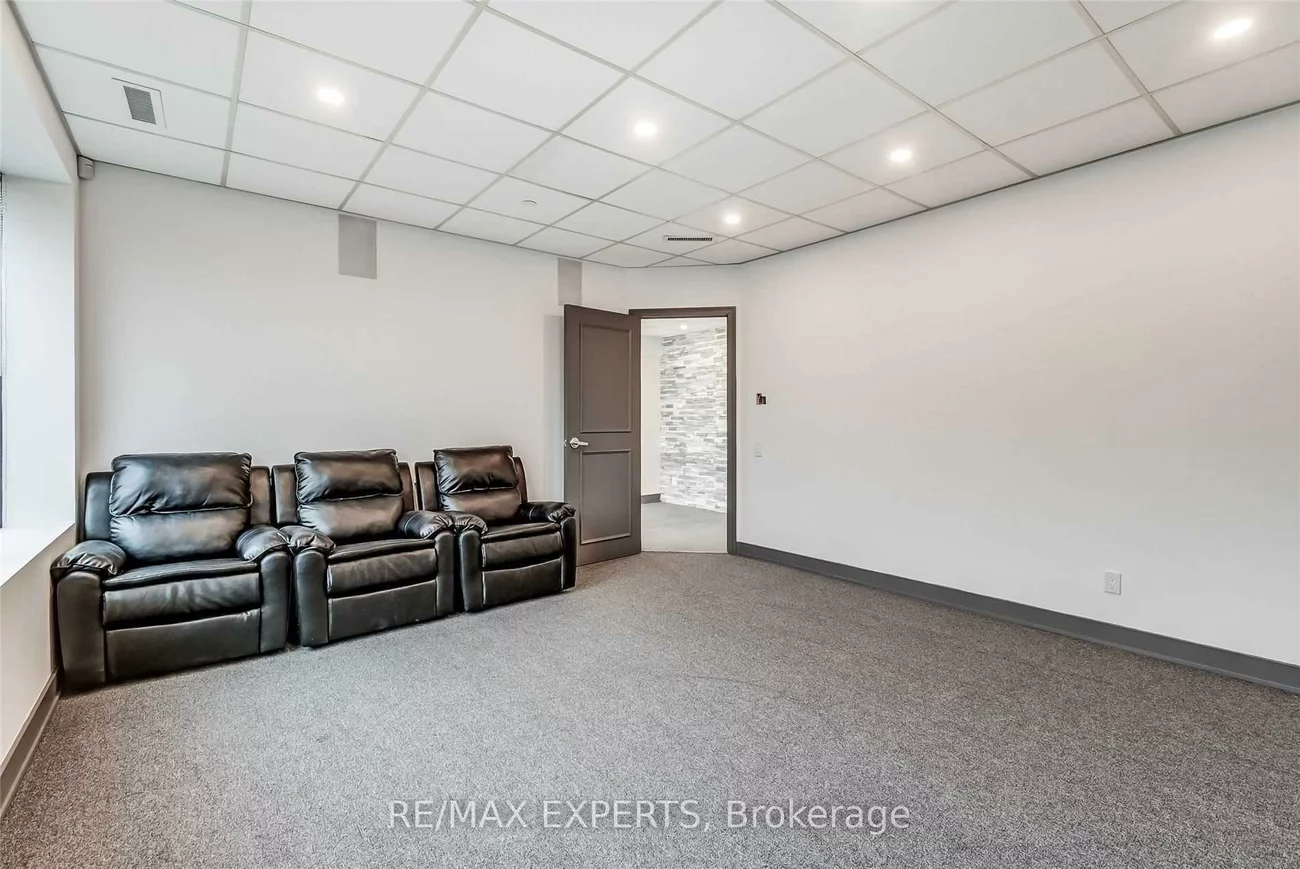 13, Kenview, Parkway Belt Industrial Area, Brampton