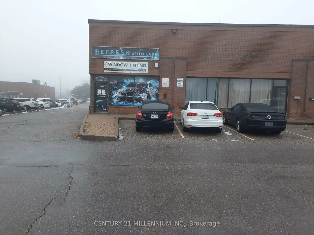 22, Strathearn, Steeles Industrial, Brampton