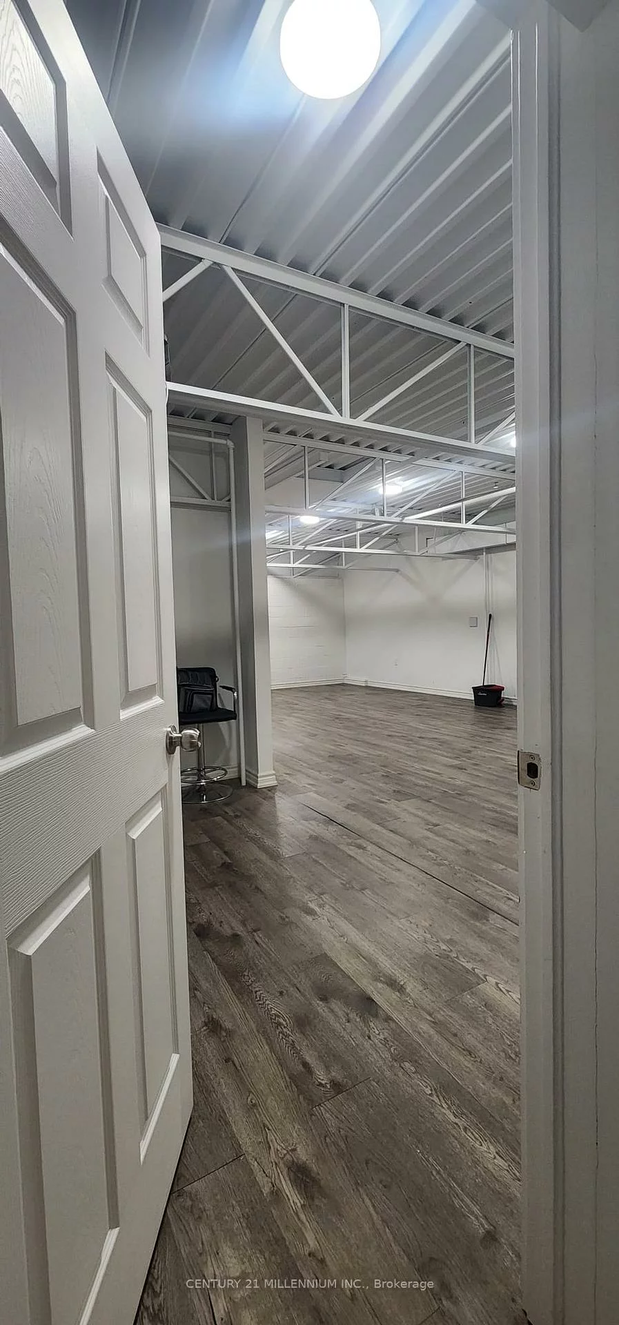 22, Strathearn, Steeles Industrial, Brampton