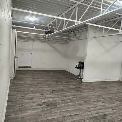22, Strathearn, Steeles Industrial, Brampton