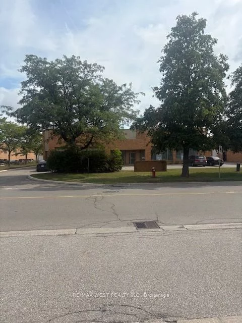 101A, Devon, Gore Industrial South, Brampton