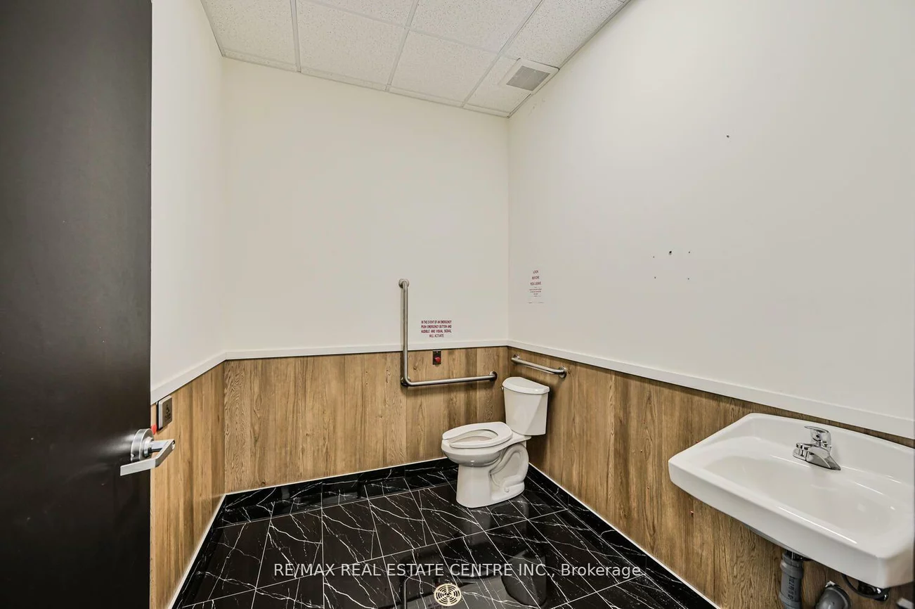 2565, Steeles, Steeles Industrial, Brampton