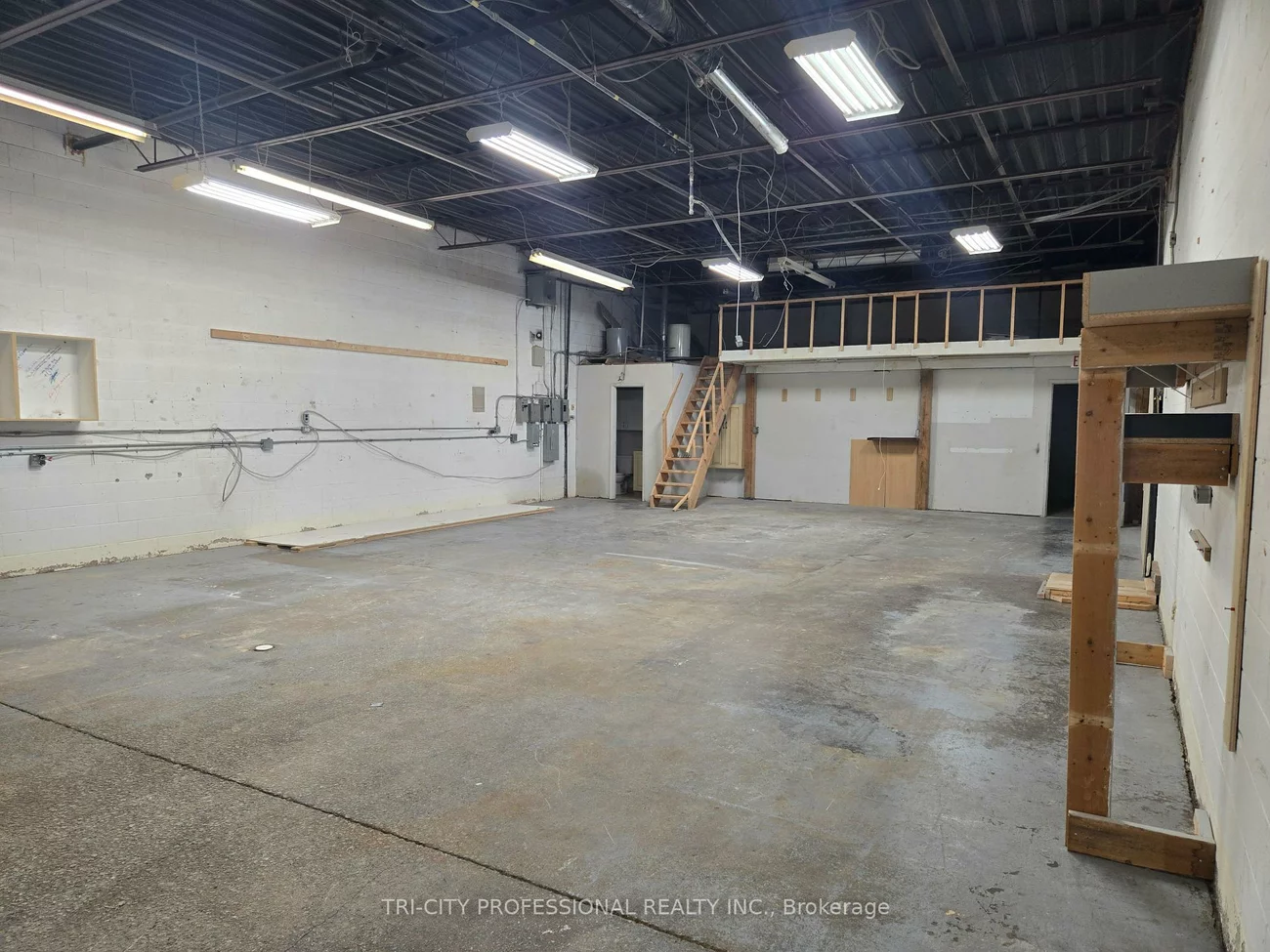 8, Melanie, Steeles Industrial, Brampton