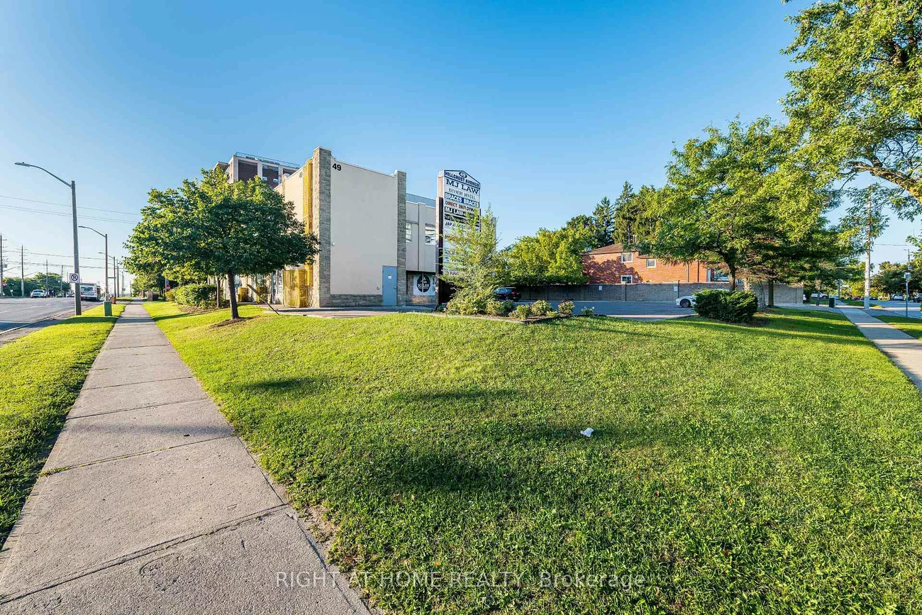 49, Hillcrest, Queen Street Corridor, Brampton