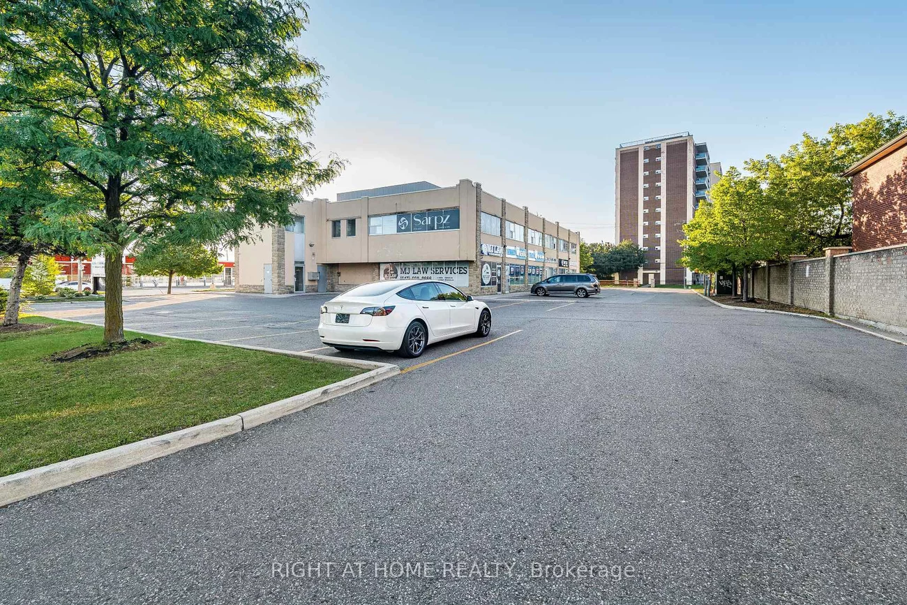 49, Hillcrest, Queen Street Corridor, Brampton