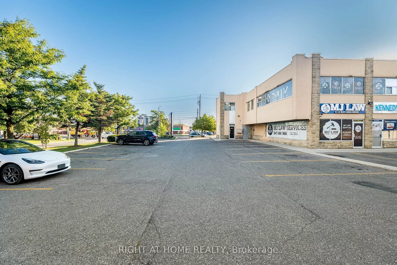 49, Hillcrest, Queen Street Corridor, Brampton