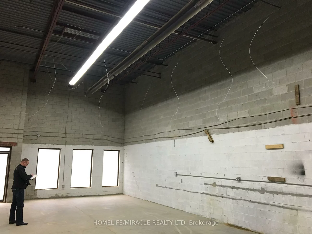 11, Edvac, Gore Industrial North, Brampton