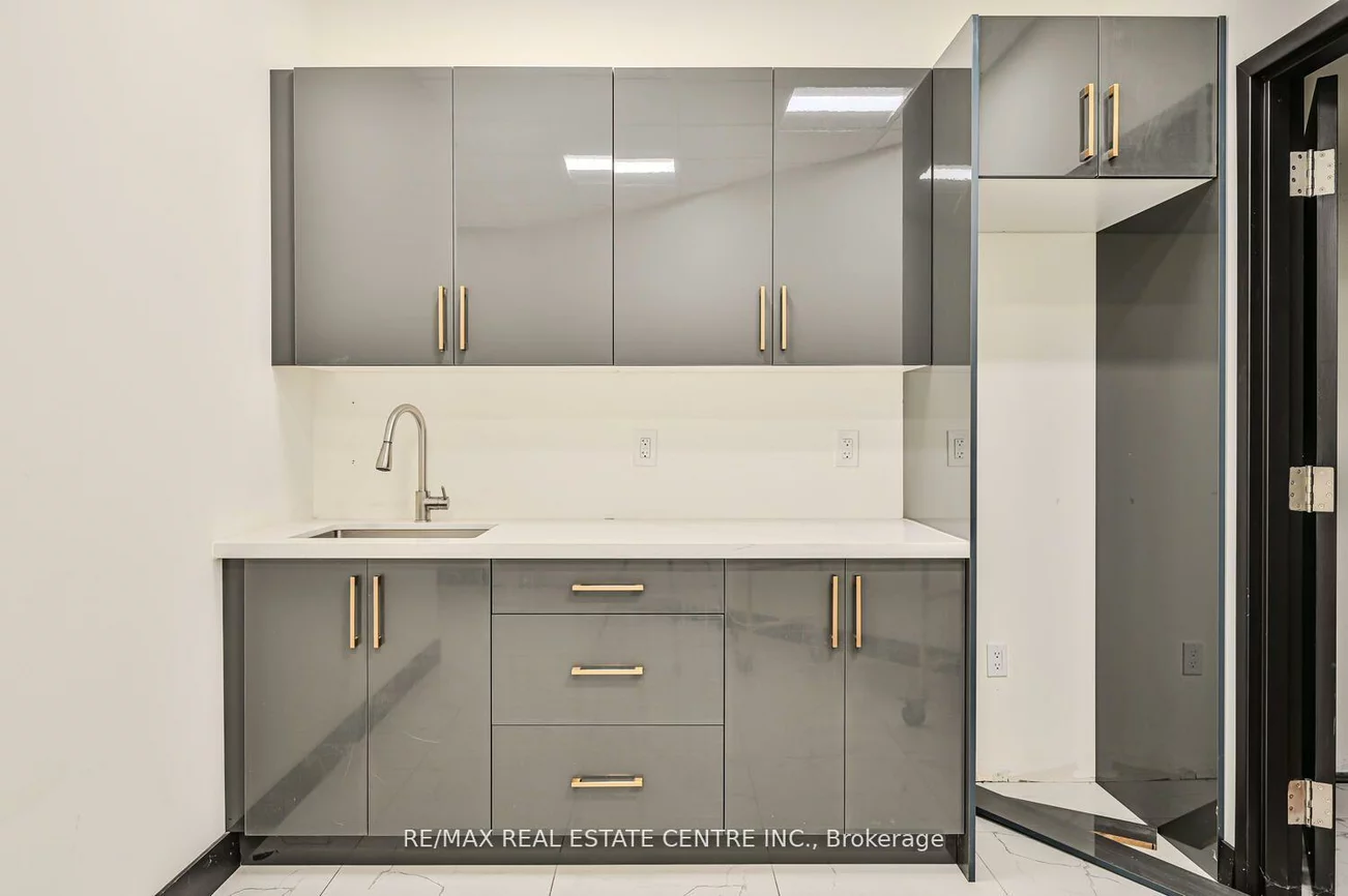 2565, Steeles, Steeles Industrial, Brampton