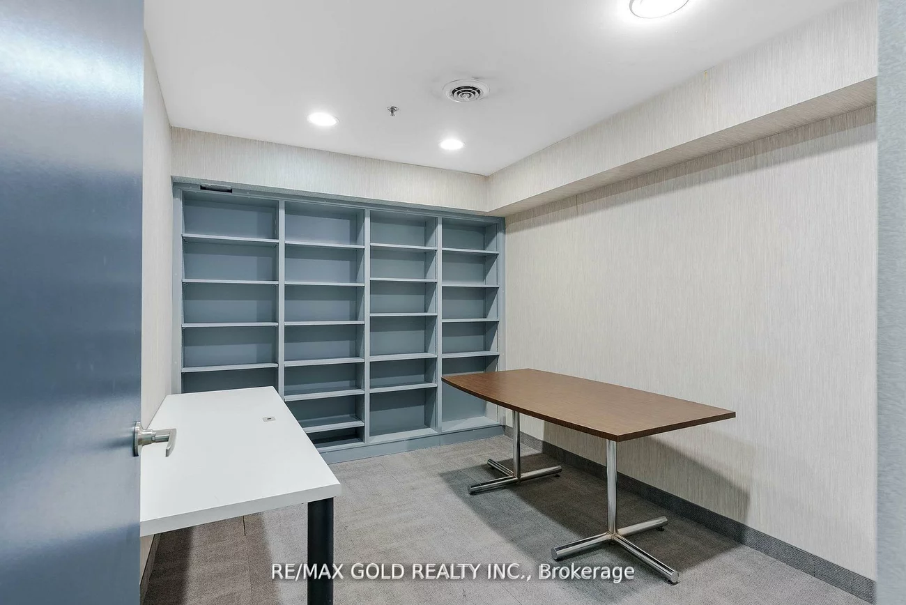 351, Parkhurst, Parkway Belt Industrial Area, Brampton