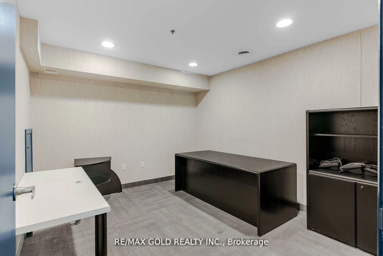 351, Parkhurst, Parkway Belt Industrial Area, Brampton