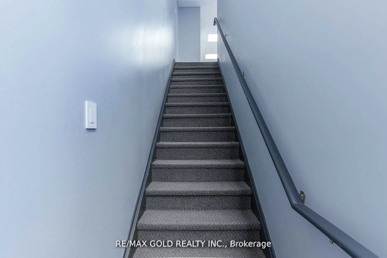 351, Parkhurst, Parkway Belt Industrial Area, Brampton