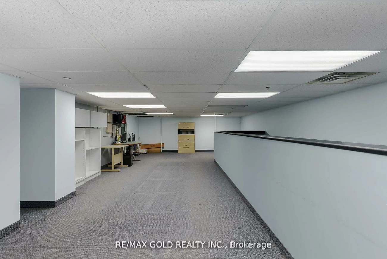 351, Parkhurst, Parkway Belt Industrial Area, Brampton