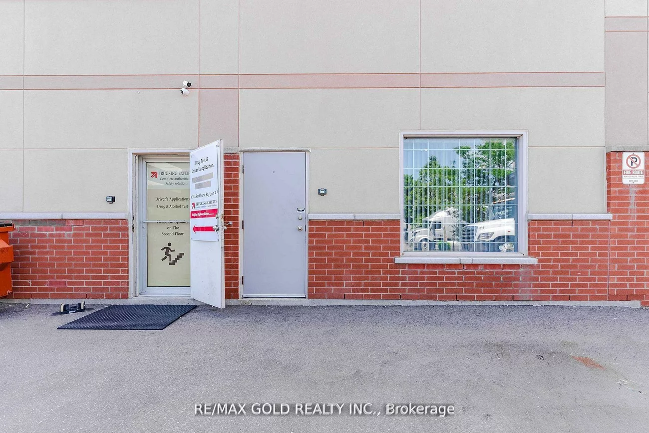 351, Parkhurst, Parkway Belt Industrial Area, Brampton