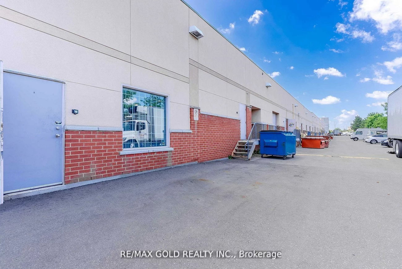 351, Parkhurst, Parkway Belt Industrial Area, Brampton