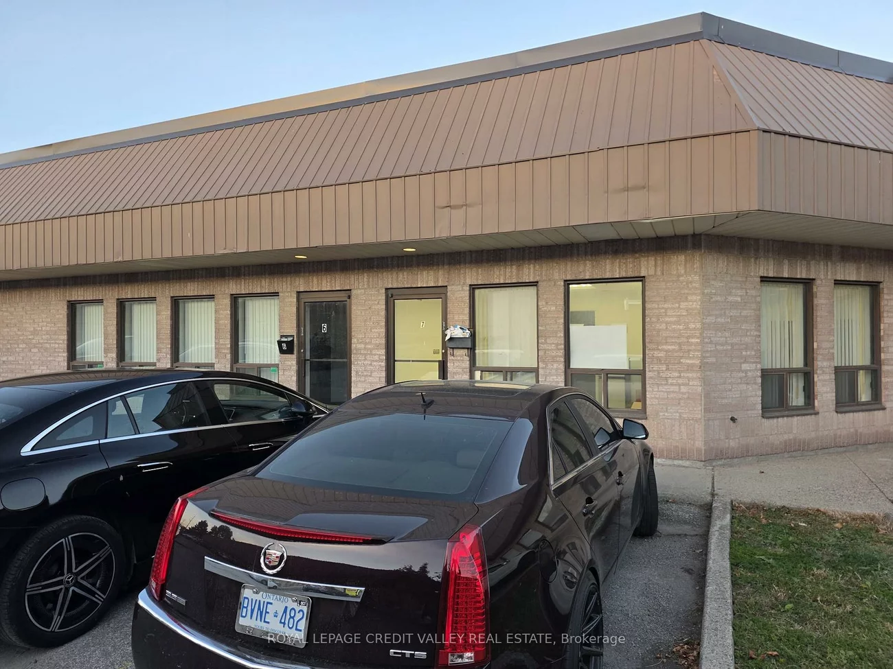29, Strathearn, Steeles Industrial, Brampton