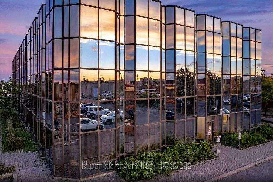 350, Rutherford, Brampton East Industrial, Brampton