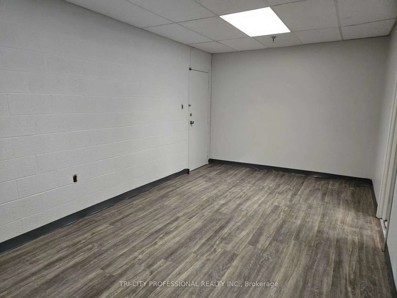 8, Melanie, Steeles Industrial, Brampton