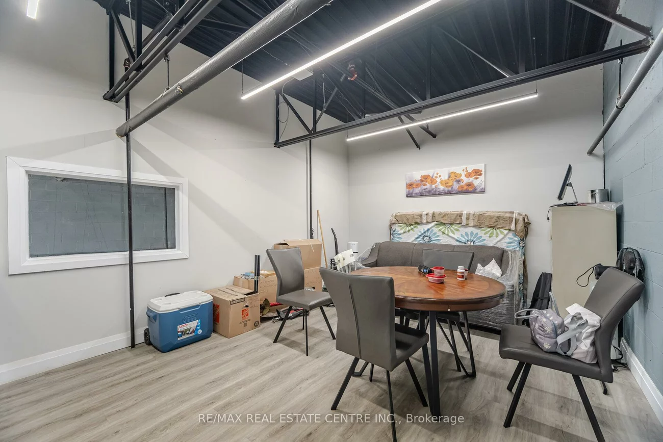 2074, Steeles, Southgate, Brampton