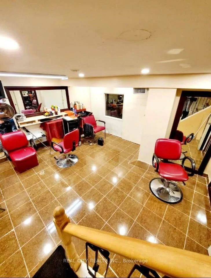 365, Main, Brampton West, Brampton