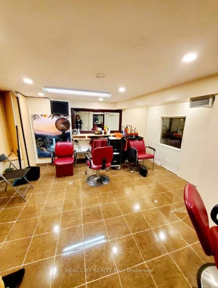 365, Main, Brampton West, Brampton