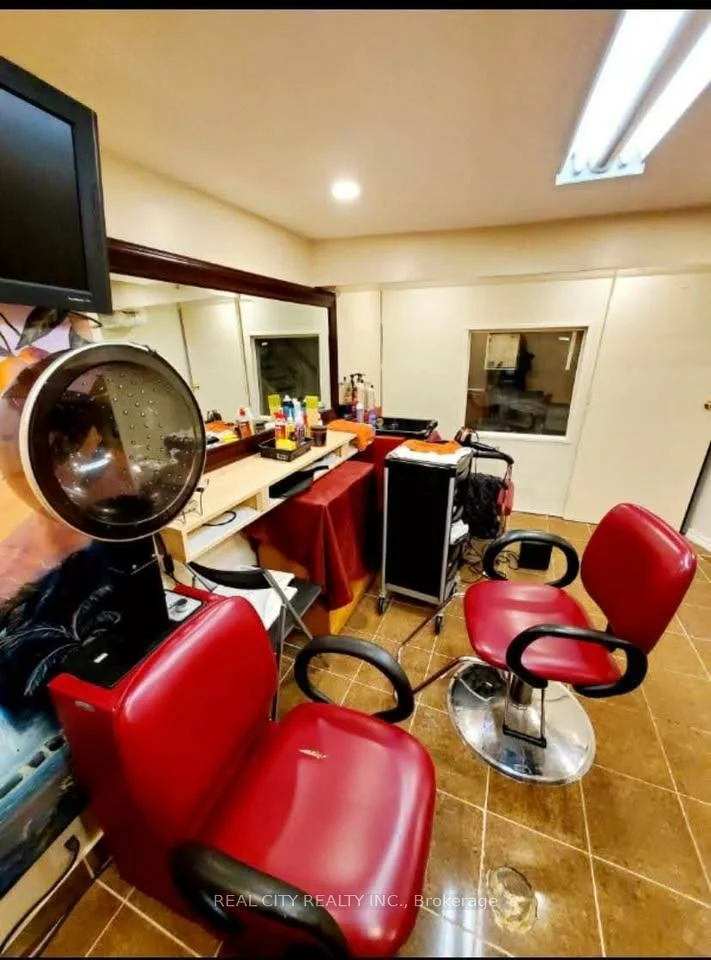 365, Main, Brampton West, Brampton