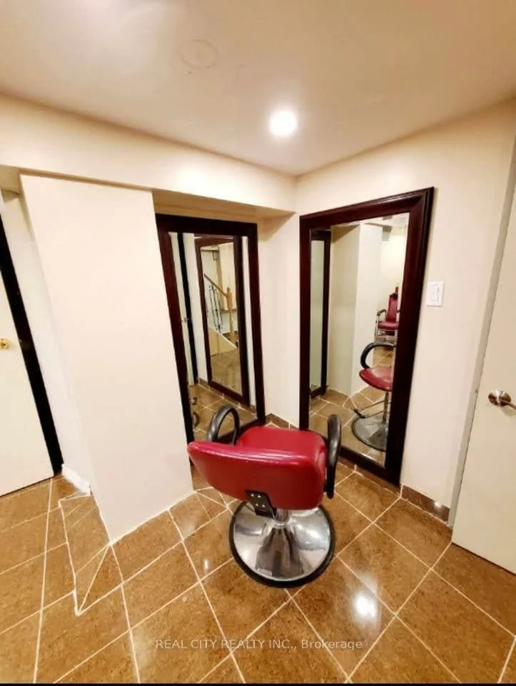 365, Main, Brampton West, Brampton