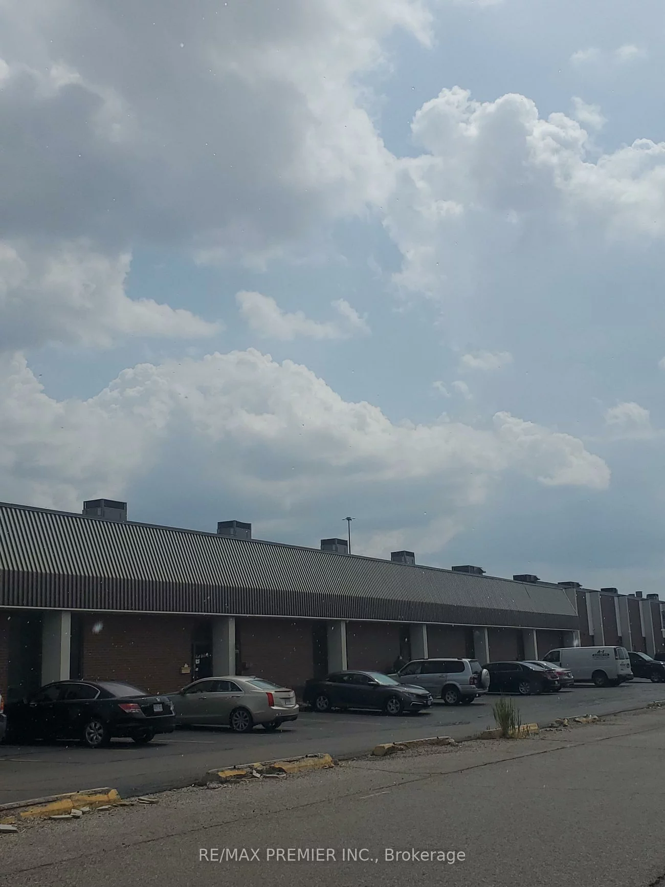 14, Melanie, Steeles Industrial, Brampton