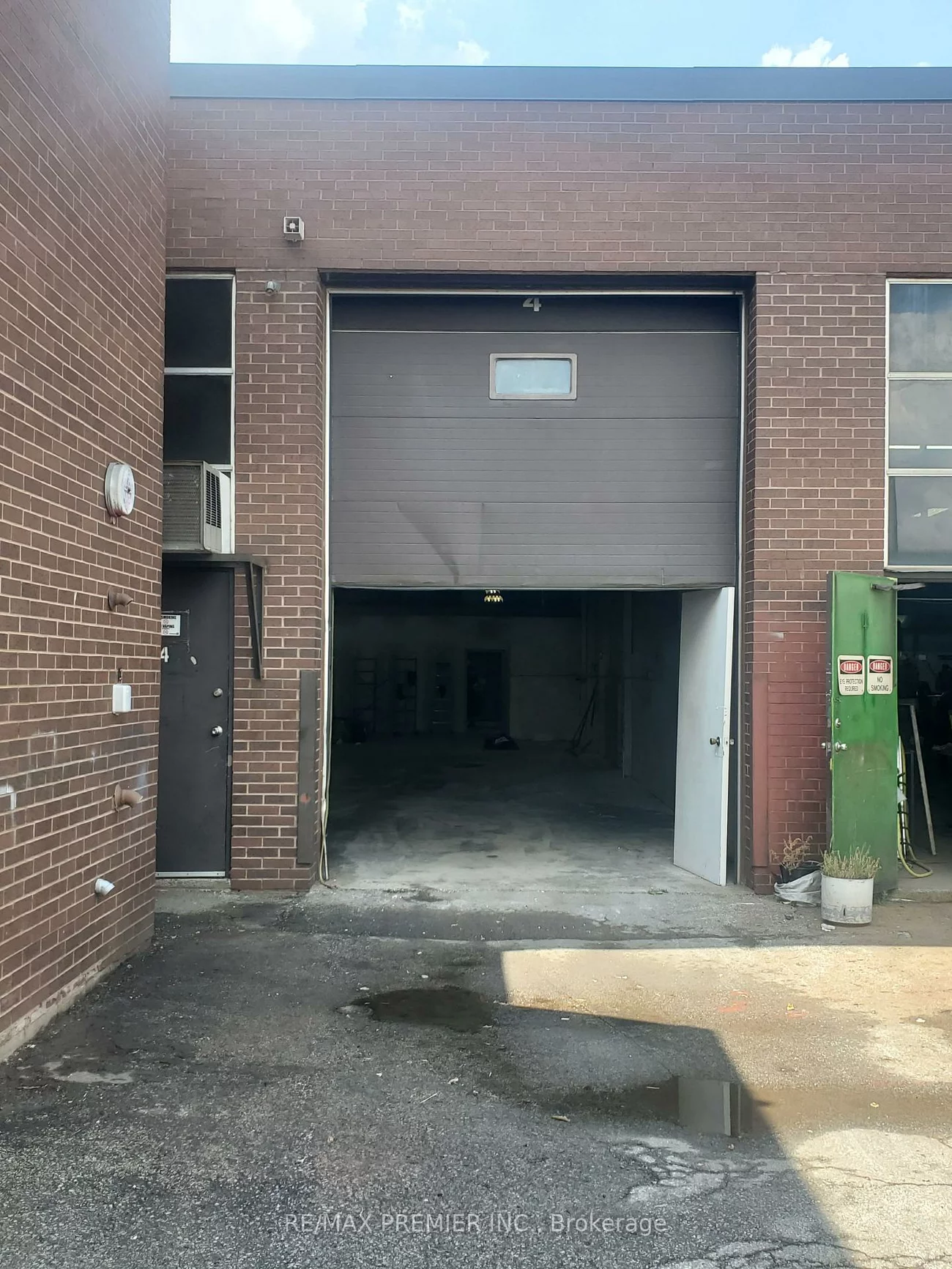 14, Melanie, Steeles Industrial, Brampton