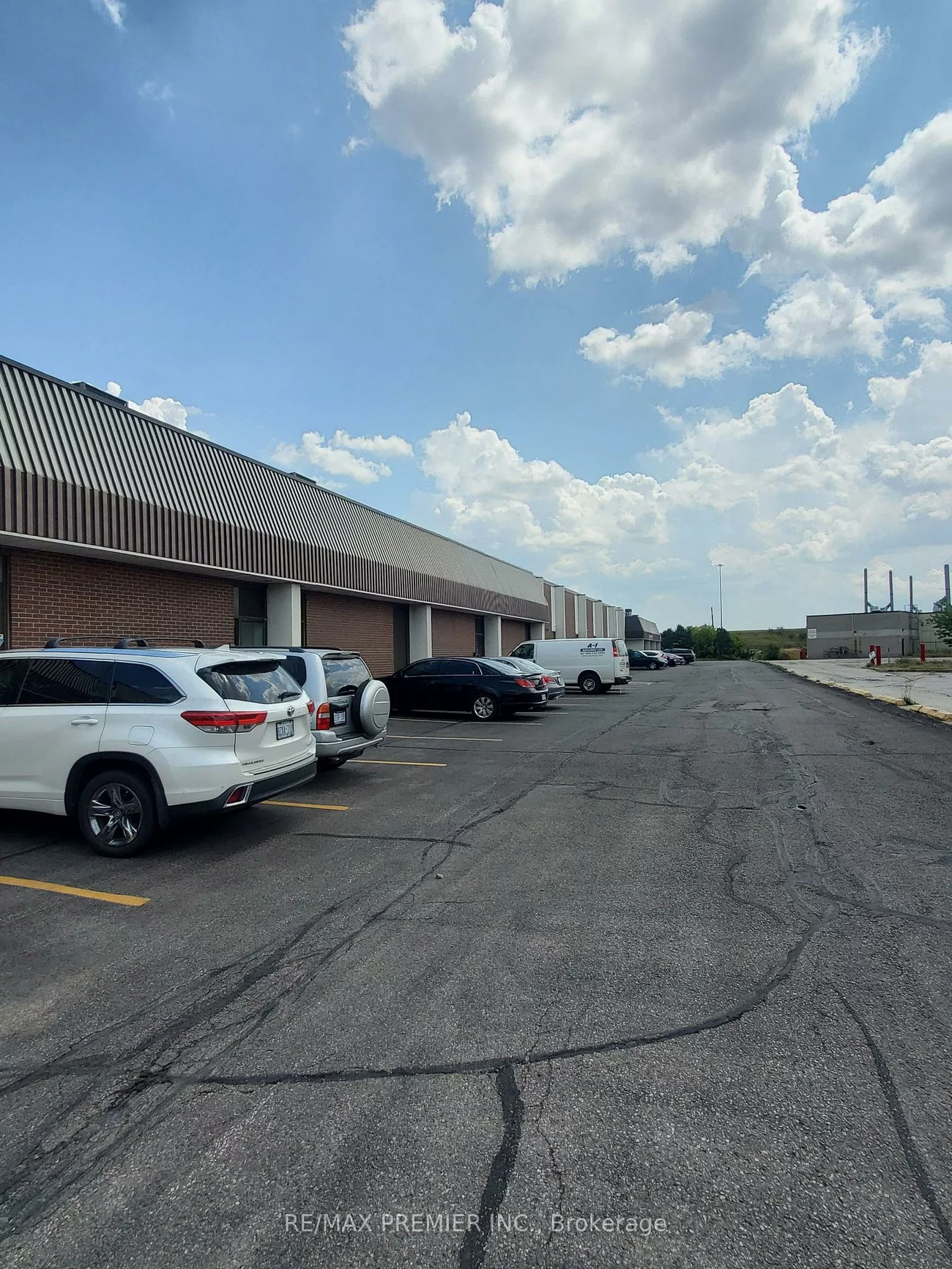 14, Melanie, Steeles Industrial, Brampton