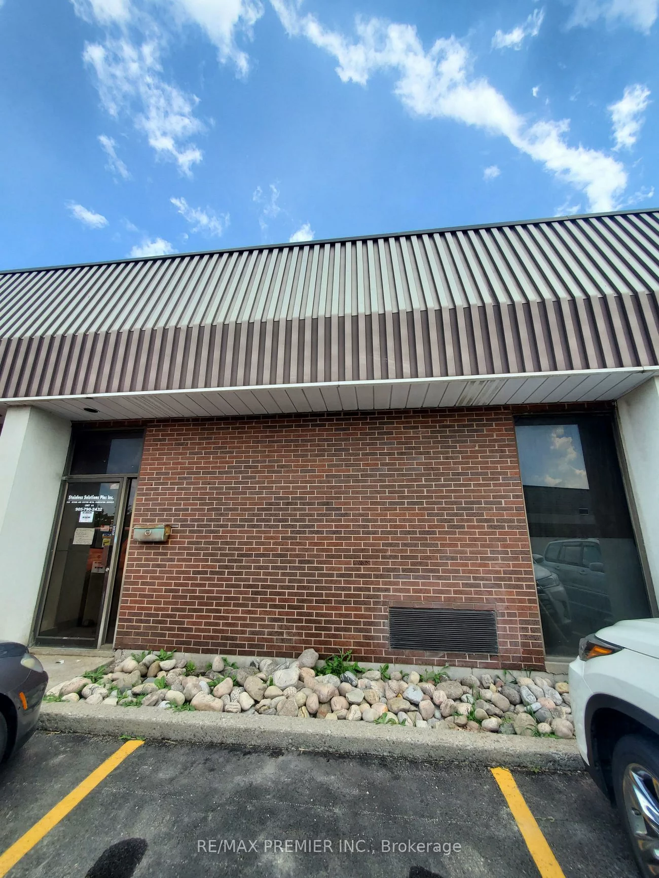 14, Melanie, Steeles Industrial, Brampton