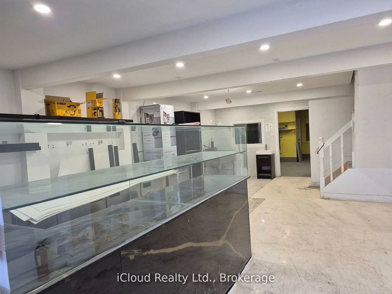 8, Strathearn, Steeles Industrial, Brampton