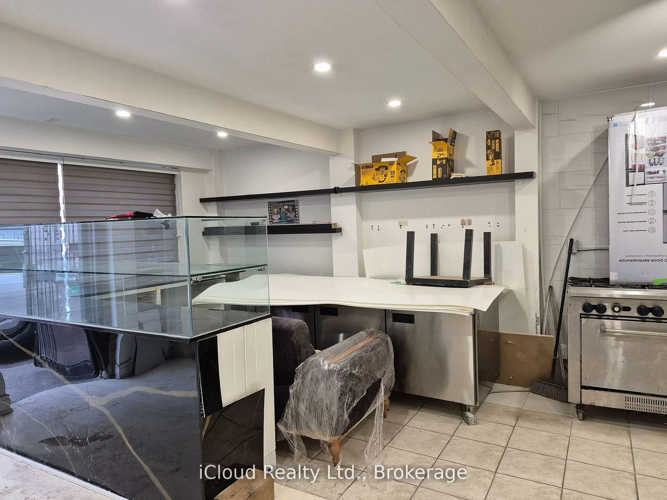 8, Strathearn, Steeles Industrial, Brampton