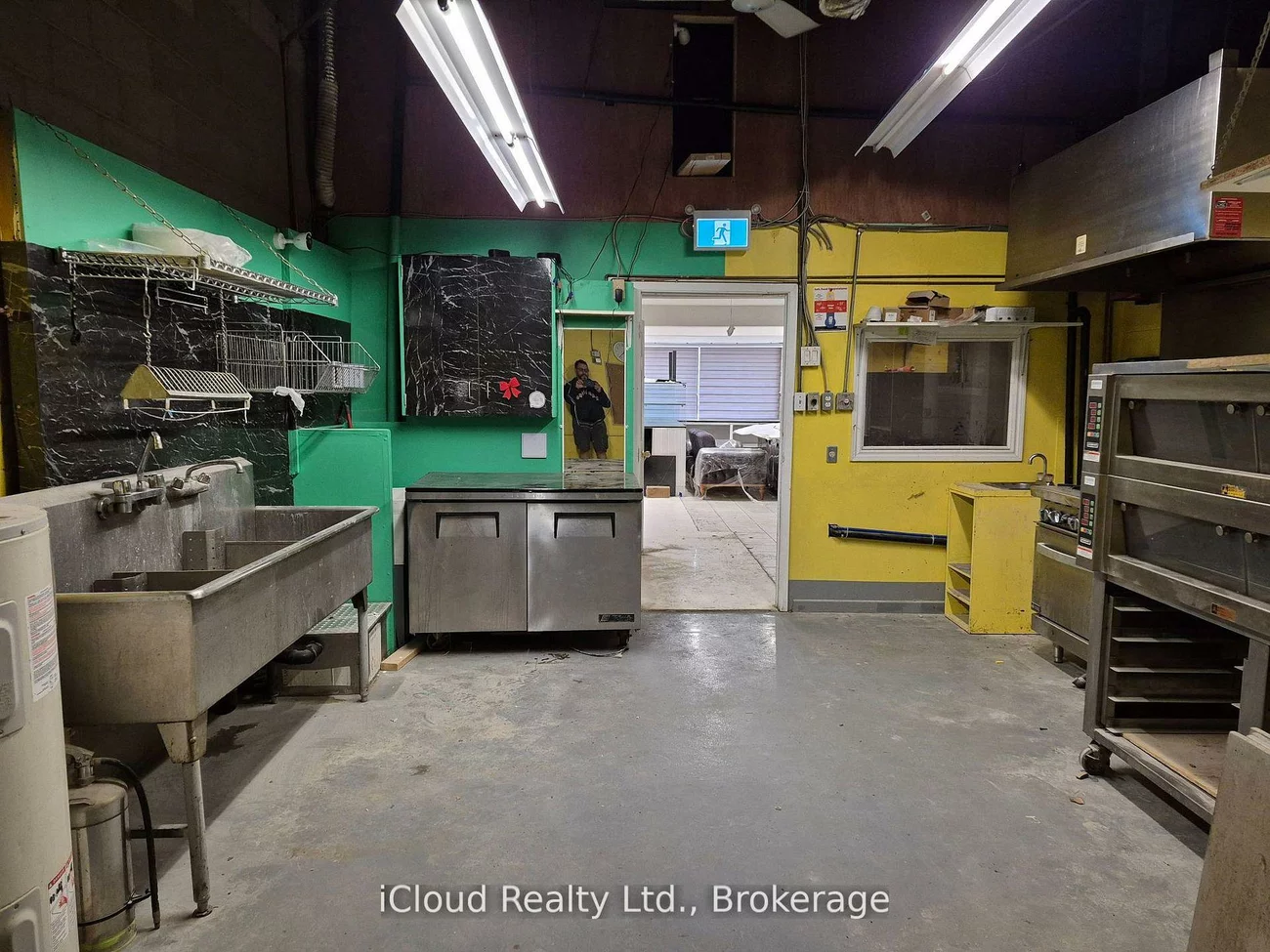 8, Strathearn, Steeles Industrial, Brampton